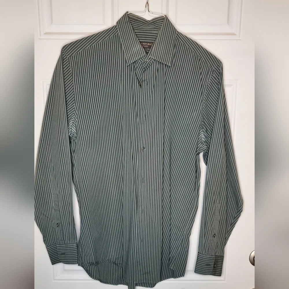 Banana Republic Dress Shirt Size M